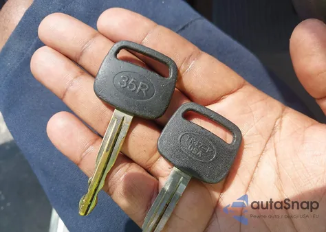 2003 Toyota Camry Le from USA, damaged, VIN 4T1BE32KX3U701132